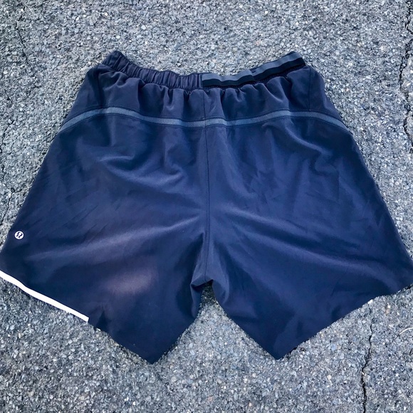 Men’s Lululemon Running Shorts - Picture 2 of 4